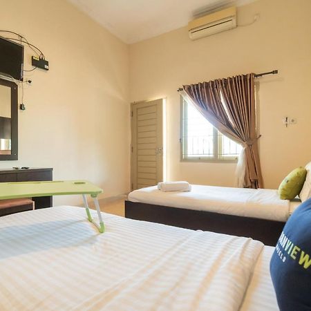 Urbanview Hotel Nugraha Palembang By Reddoorz Zewnętrze zdjęcie