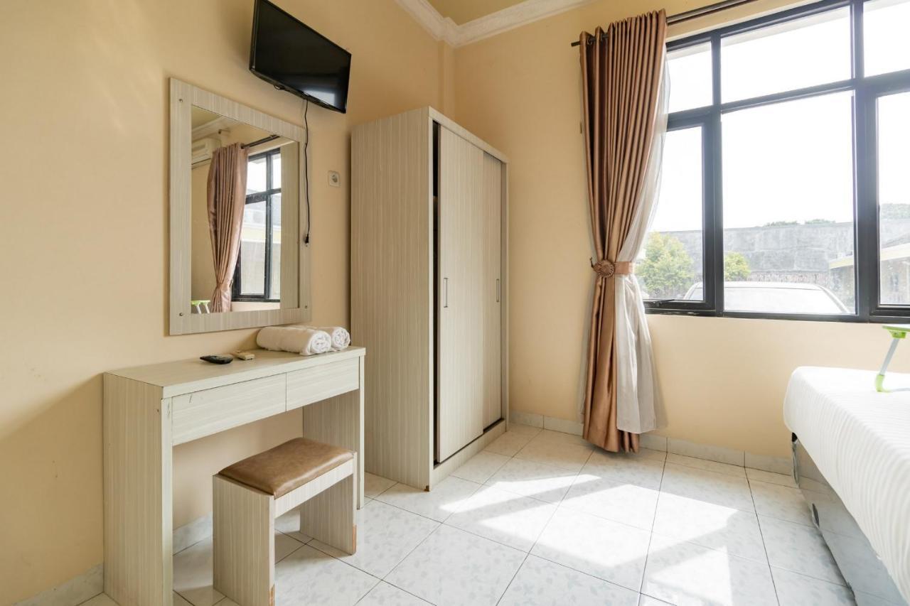 Urbanview Hotel Nugraha Palembang By Reddoorz Zewnętrze zdjęcie